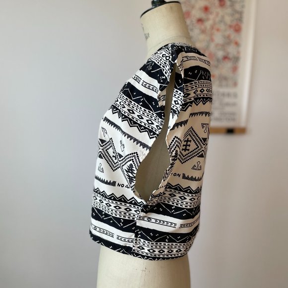 3For$20/NWOT Boxy Crop Top - Mid West - Made in USA - Picture 2 of 6